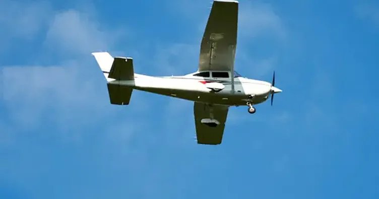 Romanya’da uçak parçalara ayrıldı: 2 kişi feci şekilde can verdi