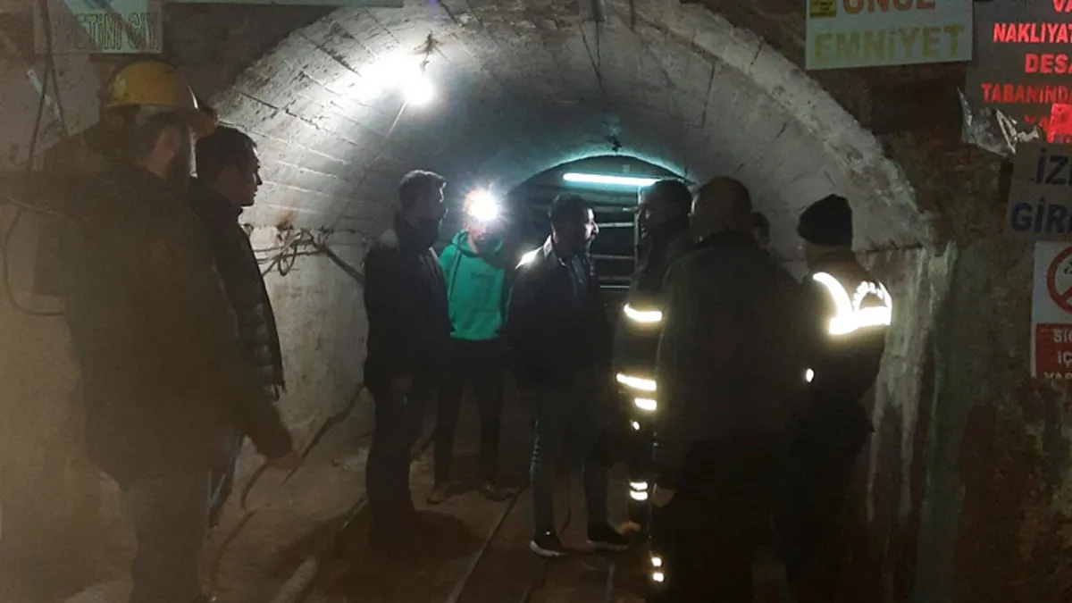 Kütahya'da maden ocağında gazdan etkilenen 5 kişi kurtarıldı! Kütahya'da maden ocağında gazdan etkilenen 5 kişi kurtarıldı!
