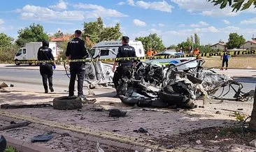 Kırmızı ışıkta duran otomobil, aracın çarpması ile ikiye bölündü; kaza kamerada #konya