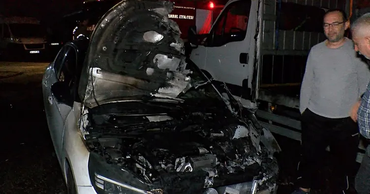 Üsküdar’da park halindeki 3 araç alev alev yandı