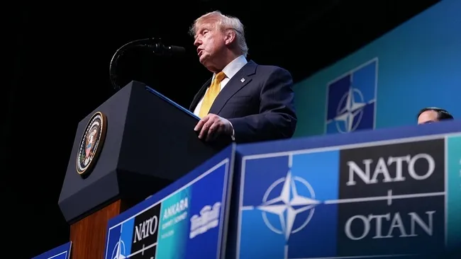 iran-trumpin-ucak-degistirmesini-tiye-aldi-yemek-kamyonuyla-kacmak-zorunda-kaldi-1786632621908.jpeg İran, Trump’ın uçak değiştirmesini tiye aldı: “Yemek kamyonuyla kaçmak zorunda kaldı