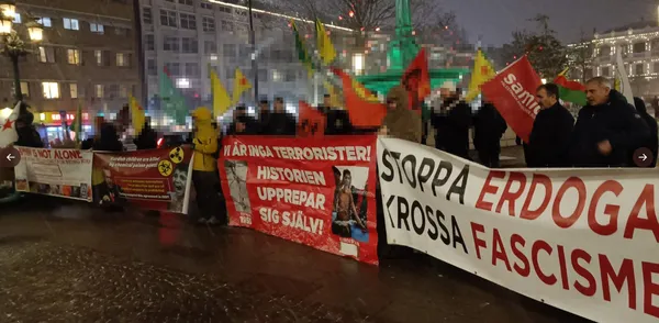 İsveç'te terör örgütü PKK/YPG ve FETÖ'cüler Türkiye düşmanlığında buluştu