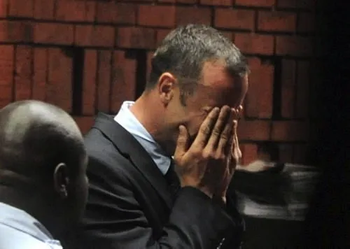 Oscar Pistorius’un çıkarıldığı mahkemeden çok özel görüntüler