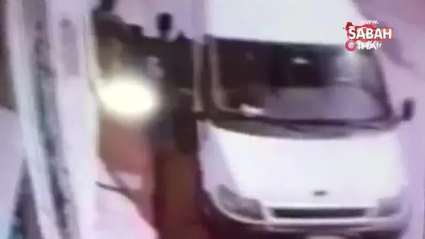 Şanlıurfa’da minibüsün kundaklanma anı kamerada | Video