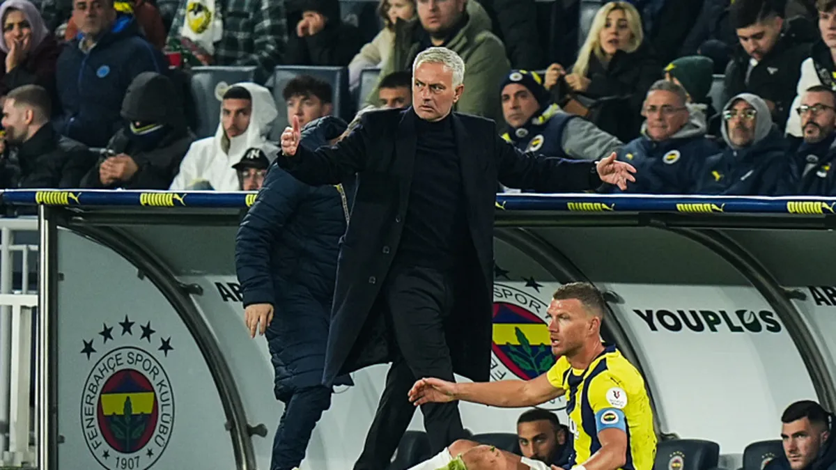 Mourinho isyan etti! Galatasaray’a flaş gönderme… Mourinho isyan etti! Galatasaray’a flaş gönderme…