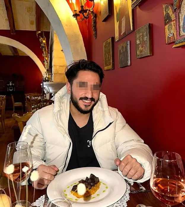 Boks hocası dehşet saçtı: Kadını önce bıçakladı, yetmedi yerde yumrukladı!