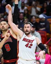 NBA’de Heat ve Pelicans play-off’a yükseldi