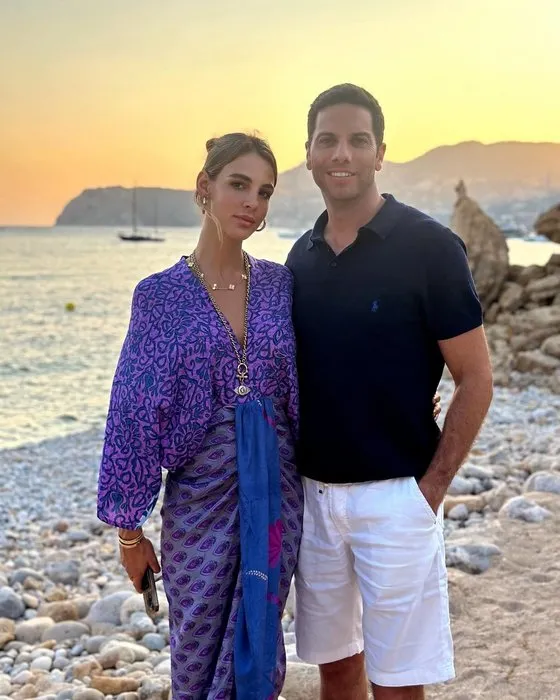 Sosyetik güzel Aslışah Alkoçlar’ın kayak keyfi! Ailesiyle karın keyfini böyle çıkardı