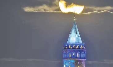 Galata’da dolunay büyüledi