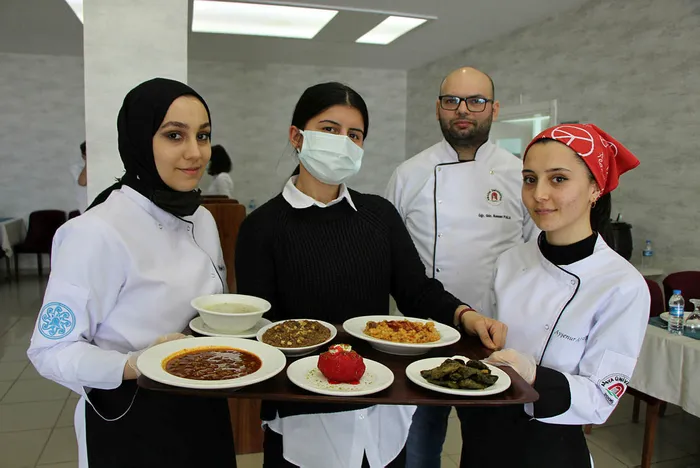 genclerin-gozde-meslegi-ascilik-istihdam-orani-yuzde-100-milli-egitim-bakanligi-bin-500den-fazla-asci-alacak-1647154620779.jpg