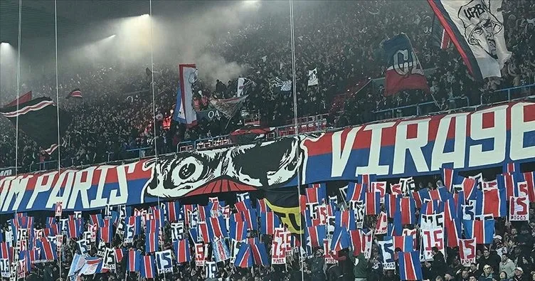PSG taraftarları, maçlarda oruç açma arası verilmesinin yasaklanmasını pankartla protesto etti