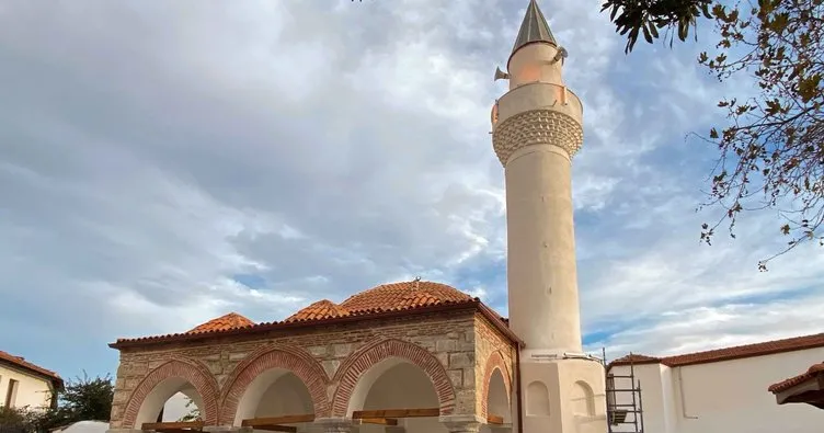 Restorasyonu tamamlanan 500 yıllık Sığacık Camisi Cuma namazı ile ibadete açılacak