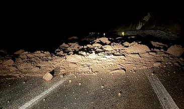 Bolu Seben’de heyelan: Merkez ile ilçeyi birbirine bağlayan karayolu ulaşıma kapandı