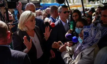 Fransa’da işler kızışıyor! Başörtülü kadın, aşırı sağcı Le Pen’den böyle hesap sordu