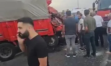 Mardin'de feci kaza! İşçileri taşıyan kamyonet ile kamyon çarpıştı: Çok sayıda yaralı var #diyarbakir