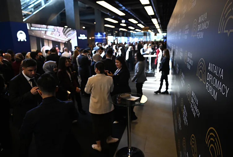 Diplomasinin kalbi Türkiye’de atıyor! Antalya Diplomasi Forumu başladı: Kritik konular gündemde