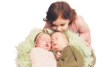 Onlar aslında üçüz