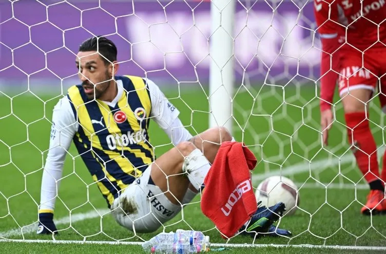 Son dakika Fenerbahçe transfer haberi: Fenerbahçe’ye puan kaybı sonrası yıkan haber! Çağlar Söyüncü’yü resmen açıkladılar...