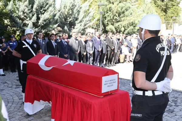elazigda-sehit-polis-memuru-mert-ozan-sindi-memleketine-ugurlandi-1788855736654.jpg