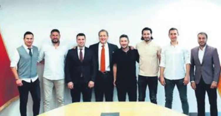 Atina’da rakip Aris