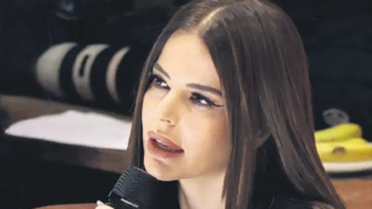 Hayranlarıyla şarkı söyledi