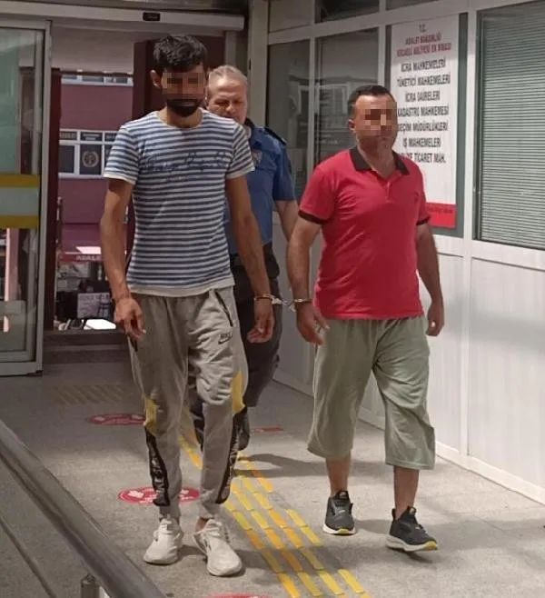 Karısıyla ilişkisi olan komşusunu çırılçıplak soydu: Beyzbol sopasıyla kabusu yaşattı!