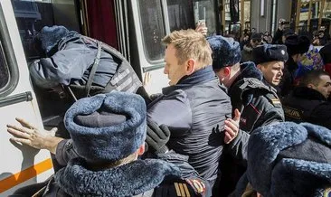 Rus polisi muhalefet liderini ve yüzlerce protestocuyu tutukladı