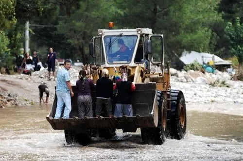 Olimpos'u sel vurdu