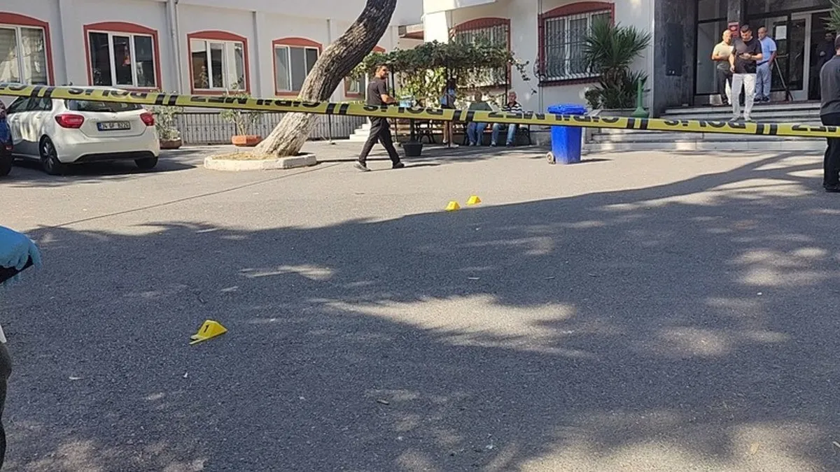 Zeytinburnu'nda hastane bahçesinde silahlı saldırı