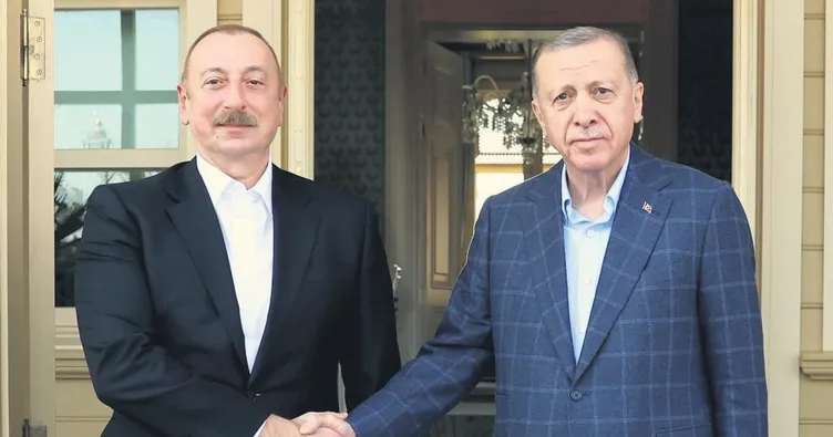 Gardaşımla omuz omuza