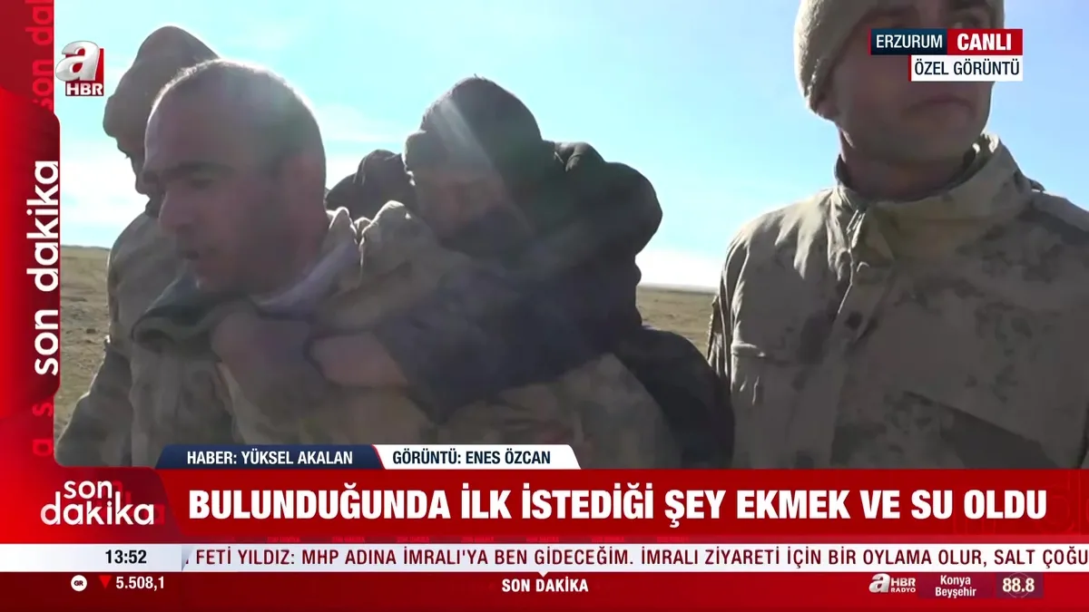 Erzurum’da kaybolan 70 yaşındaki çoban sağ bulundu! Bitkin düşen yaşlı adamı Mehmetçik sırtında böyle taşıdı | Video videosunu izle Erzurum’da kaybolan 70 yaşındaki çoban sağ bulundu! Bitkin düşen yaşlı adamı Mehmetçik sırtında böyle taşıdı | Video videosunu izle