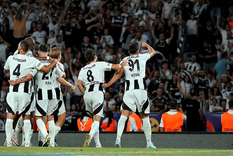 SON DAKİKA HABERLERİ: Beşiktaş’ın tarihi hezimeti sonrası Galatasaray’a olay sözler! Tek kelimeyle hezimet…