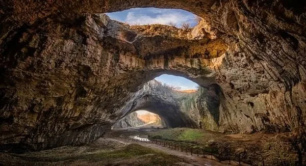 Yeraltındaki dünya