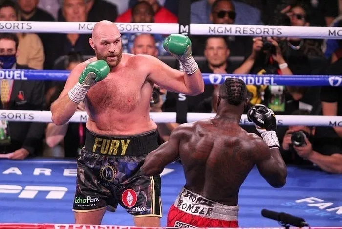 ufcde-buyuk-heyecan-tyson-furyden-francis-ngannouya-dovus-cagrisi-1642335249787.jpg