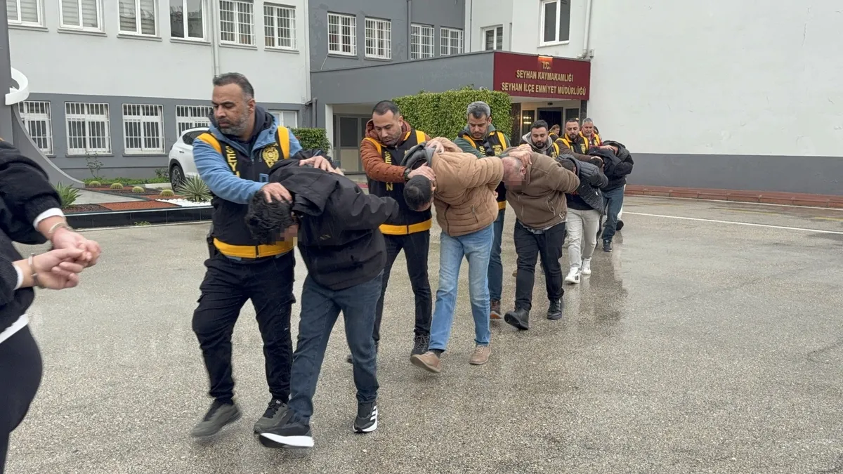 Dublör yöntemiyle 10 milyonluk dev vurgun: Kredi notu yüksek mağdurlar! Kod adları öğrenildi… Dublör yöntemiyle 10 milyonluk dev vurgun: Kredi notu yüksek mağdurlar! Kod adları öğrenildi…