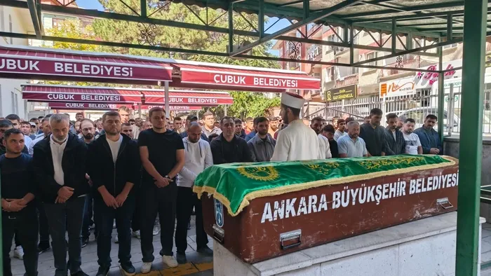 otomobilin-carptigi-muhammed-topraga-verildi-1791633200499.jpg