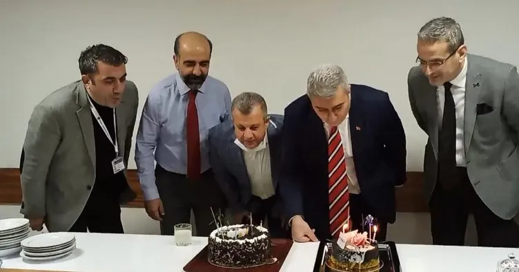 Fırat Üniversitesi Hastanesi yöneticilerine tıp bayramı sürprizi