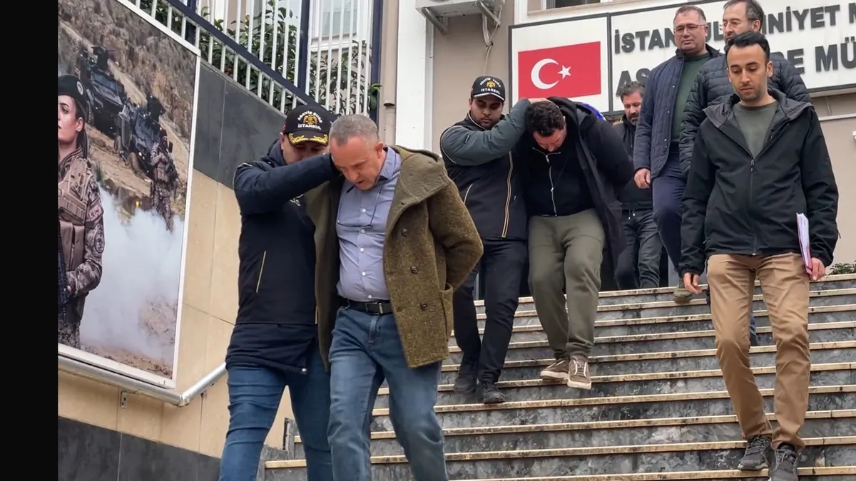 Bakırköy’de film gibi soygun: Yan masaya oturdu, Rus turistten 1.3 milyon çaldı! – Galeri Bakırköy’de film gibi soygun: Yan masaya oturdu, Rus turistten 1.3 milyon çaldı! – Galeri