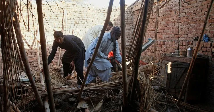 Pakistan’da aşırı yağış sel ve heyelana neden oldu: 26 ölü
