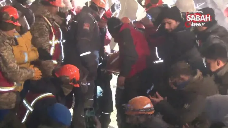 Kahramanmaraş'ta 119 sonra gelen mucize: 16 yaşındaki Kamilcan Ağdaş kurtarıldı | Video
