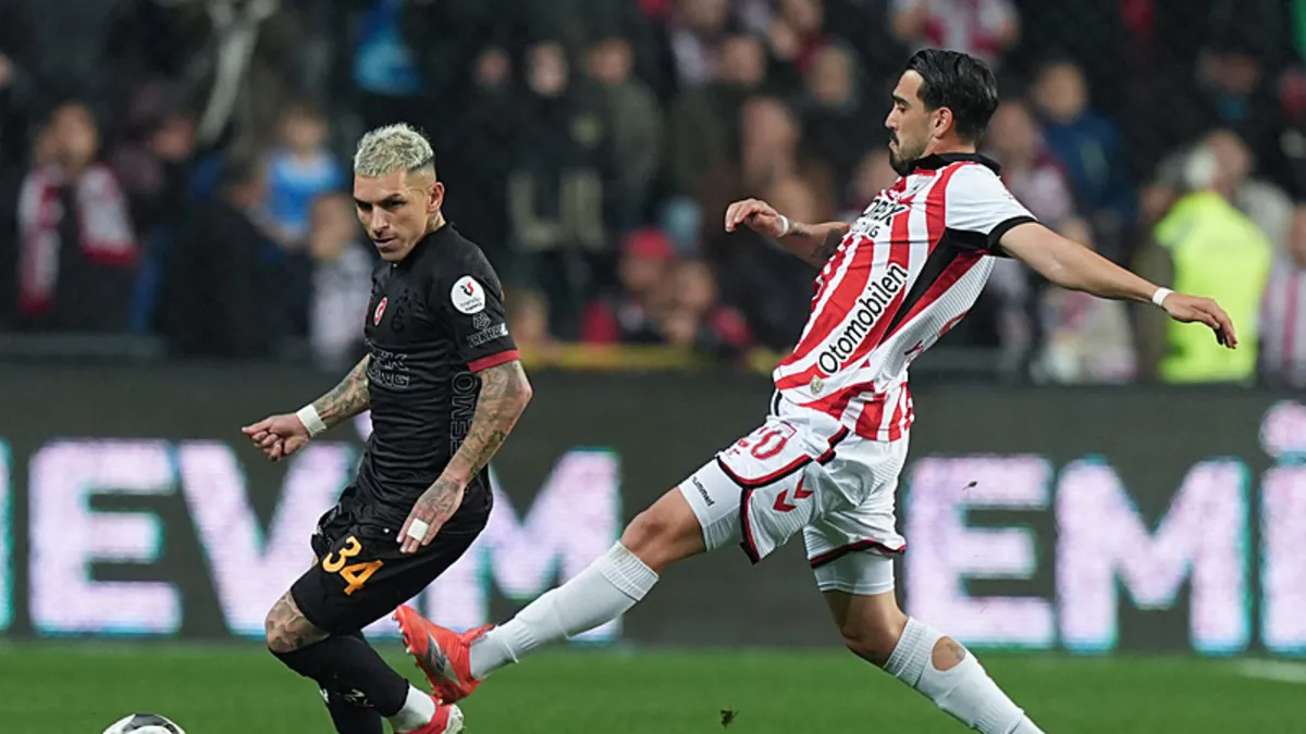 Galatasaray’a Lucas Torreira’dan kötü haber! Galatasaray’a Lucas Torreira’dan kötü haber!