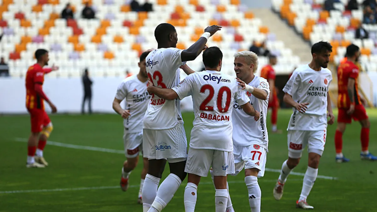 Ümraniyespor, Yeni Malatyaspor’u farklı mağlup etti Ümraniyespor, Yeni Malatyaspor’u farklı mağlup etti