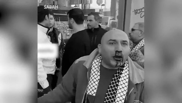 Filistin'e destek mitinginin dönüşünde saldırıya uğradı! | Video