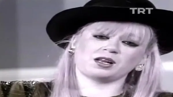 Zerrin Ozer Her Sey Seninle Guzel Videosunu Izle Son Dakika Haberleri