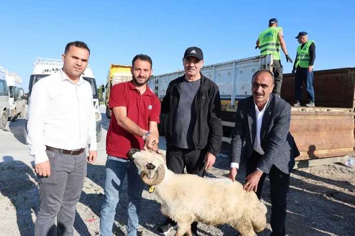 eyyubiye-belediyesinden-tarim-iscisi-ailelere-bayram-destegi-1780145593709.jpeg