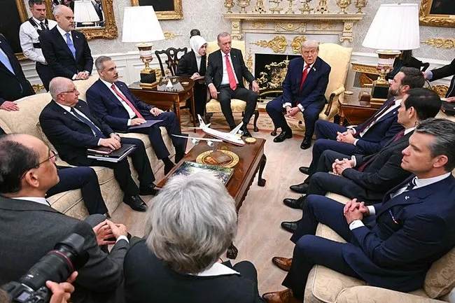 SON DAKİKA | Dünyanın gözü bu zirvede! Başkan Erdoğan-Trump görüşmesi başladı: F-35 konusunu görüştük