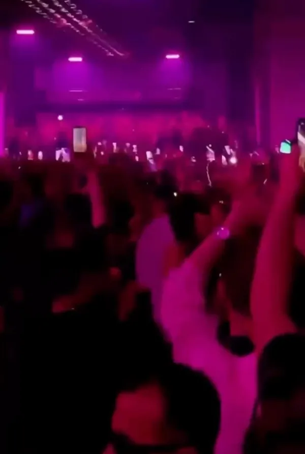 istanbuldaki-5-bin-kisilik-konserde-cifte-olumun-sebebi-arastiriliyor-cenaze-zonguldaka-gonderildi-1792397092719.jpg