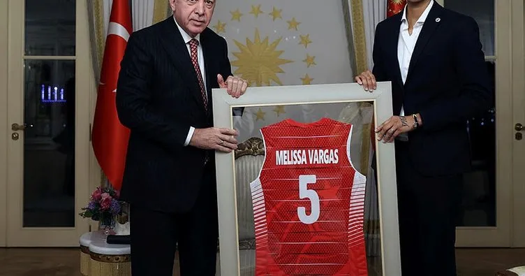 Fenerbahçe’nin Kübalı voleybolcusu Vargas, Türk vatandaşlığına geçti