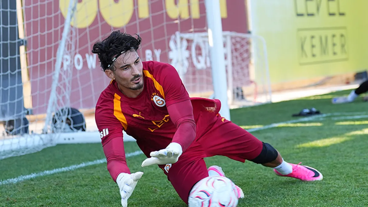 Galatasaray futbolcuları antrenman sırasında