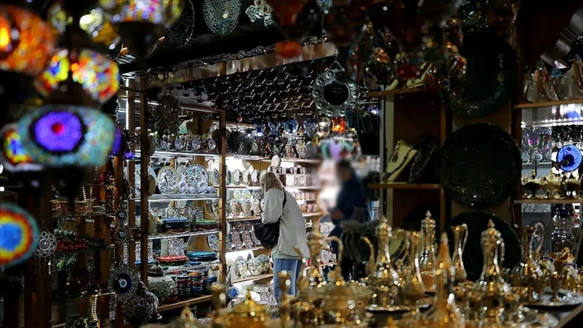 Turistler hediyelik eşyaya rekor harcadı: 2,28 milyar dolar! Turistler hediyelik eşyaya rekor harcadı: 2,28 milyar dolar!